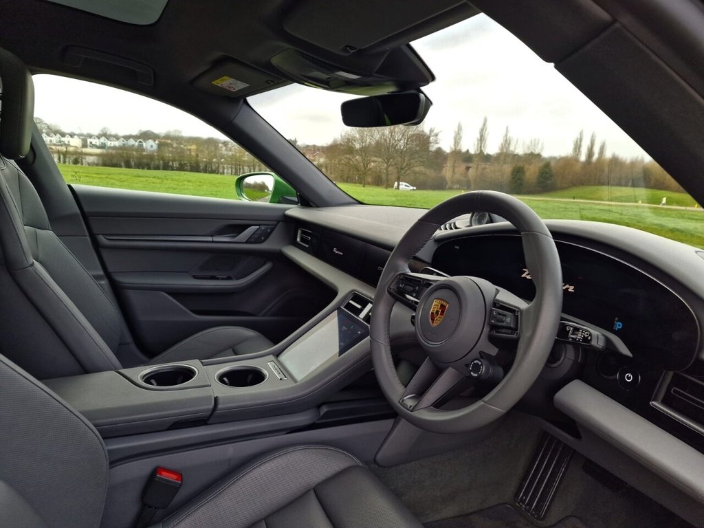 Used Porsche Taycan 2022 for sale - 77388843: Photo 9