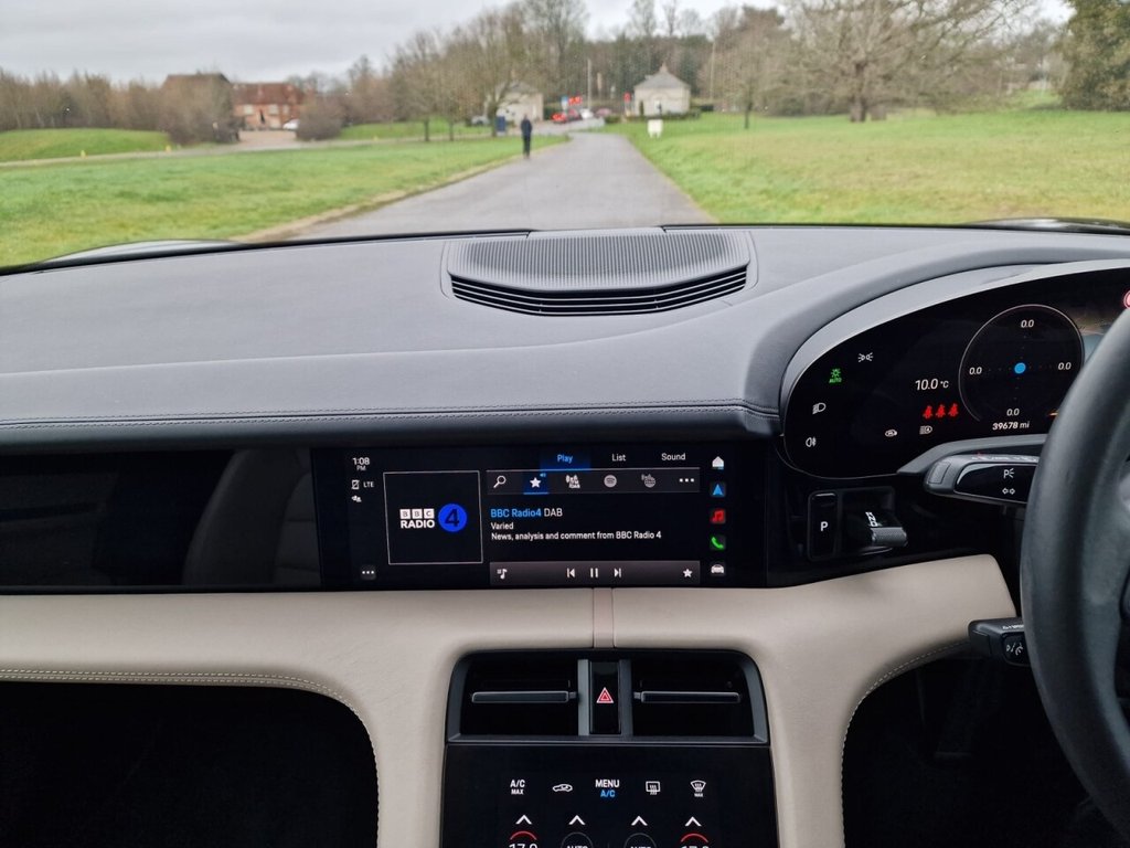 Used Porsche Taycan 2022 for sale - 77457570: Photo 20