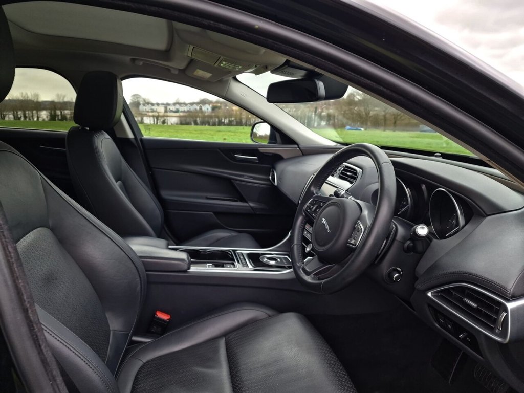 Used Jaguar XE 2017 for sale - 77332954: Photo 9