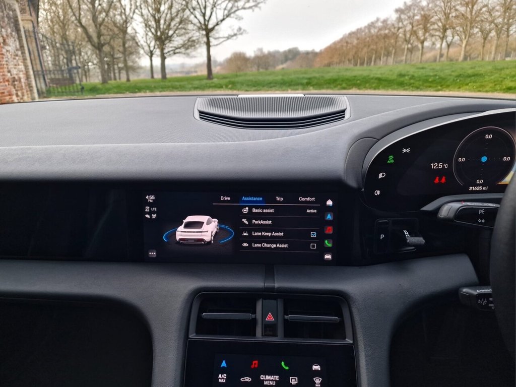 Used Porsche Taycan 2021 for sale - 77995311: Photo 15