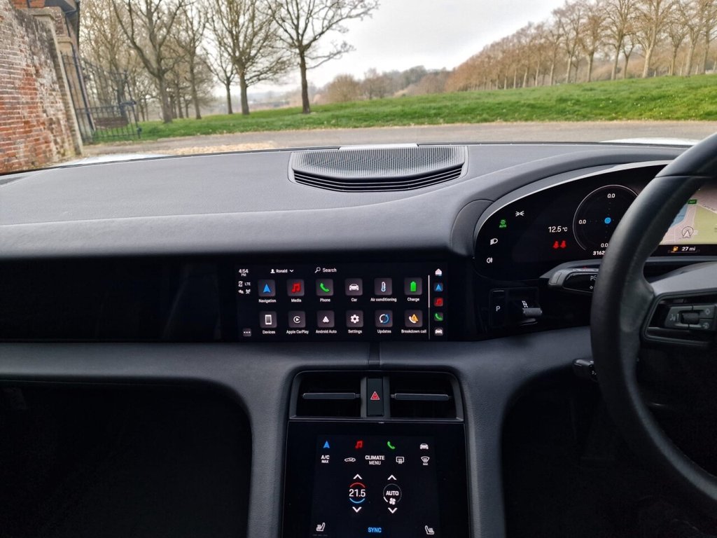 Used Porsche Taycan 2021 for sale - 77995311: Photo 16