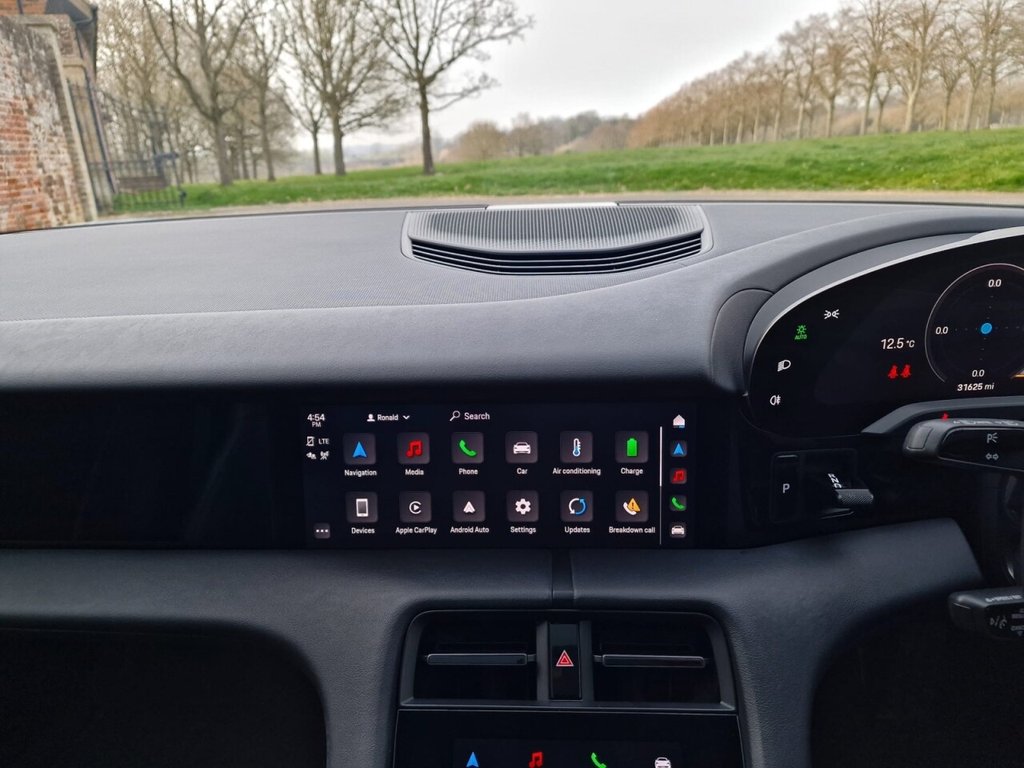 Used Porsche Taycan 2021 for sale - 77995311: Photo 17