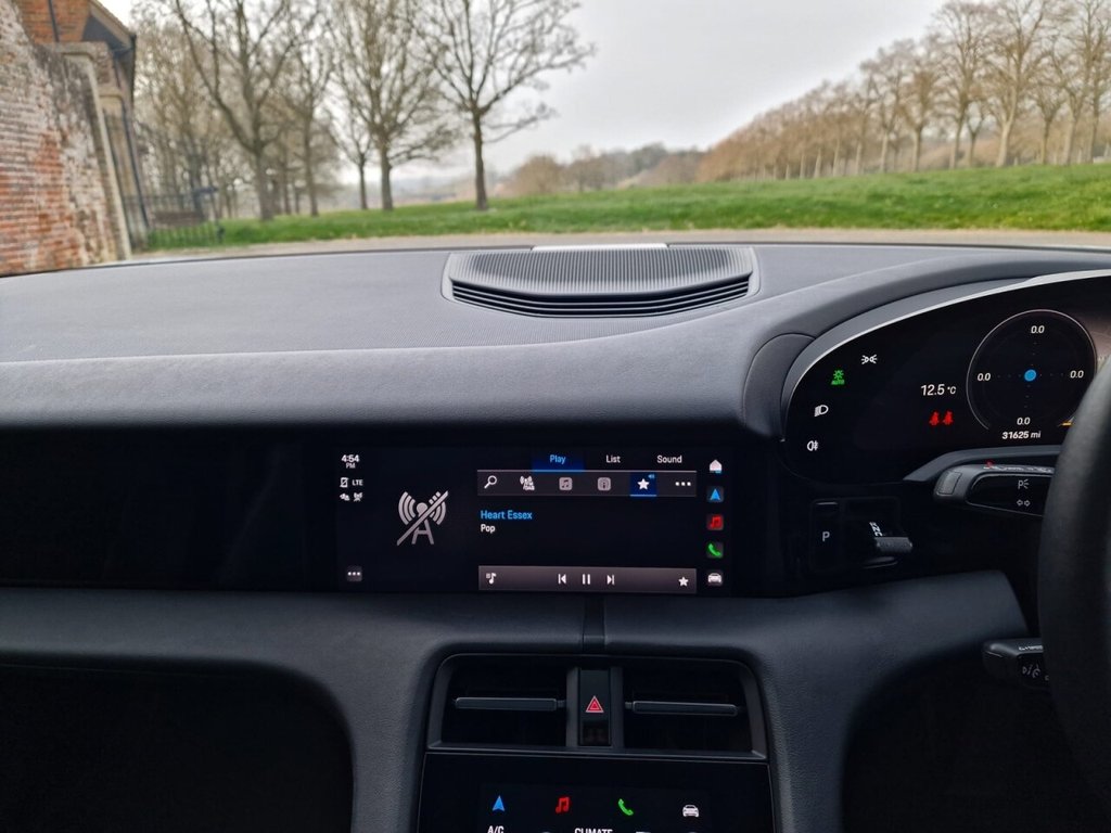 Used Porsche Taycan 2021 for sale - 77995311: Photo 19