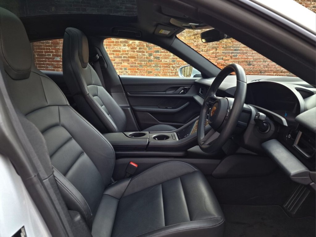 Used Porsche Taycan 2021 for sale - 77995311: Photo 7