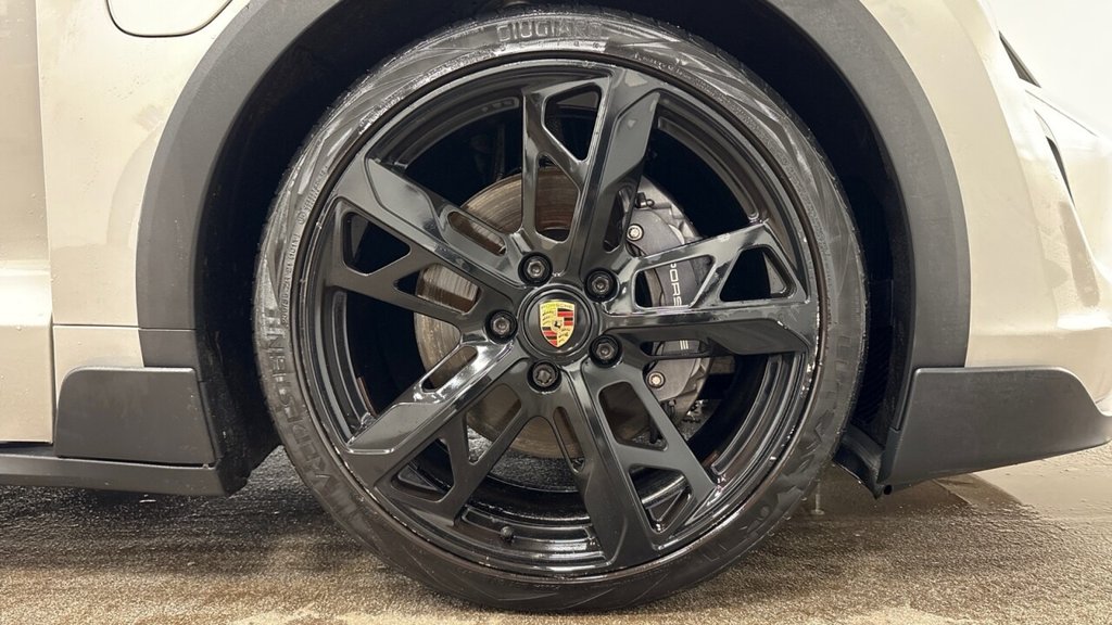 Used Porsche Taycan 2021 for sale - 77293256: Photo 5