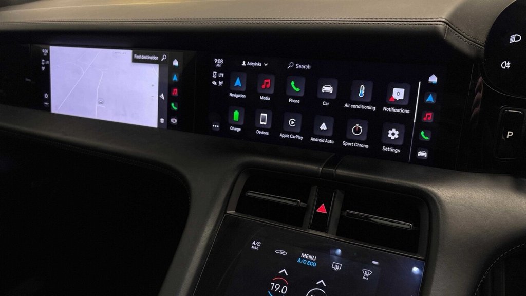 Used Porsche Taycan 2021 for sale - 77293256: Photo 7