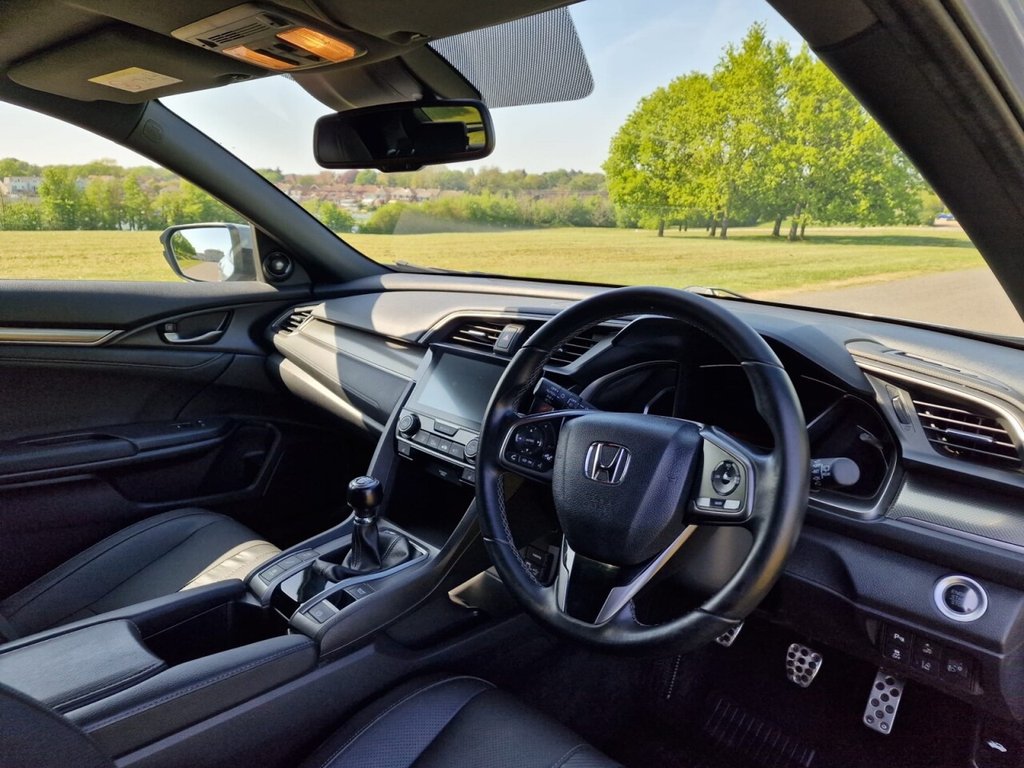 Used Honda Civic 2018 for sale - 76716264: Photo 18