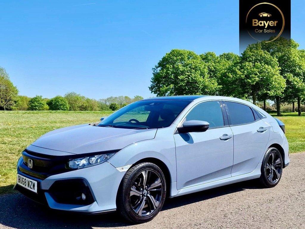Used Honda Civic 2018 for sale - 76716264: Photo 2