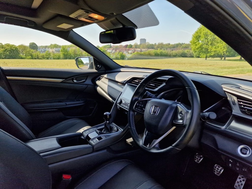 Used Honda Civic 2018 for sale - 76716264: Photo 9