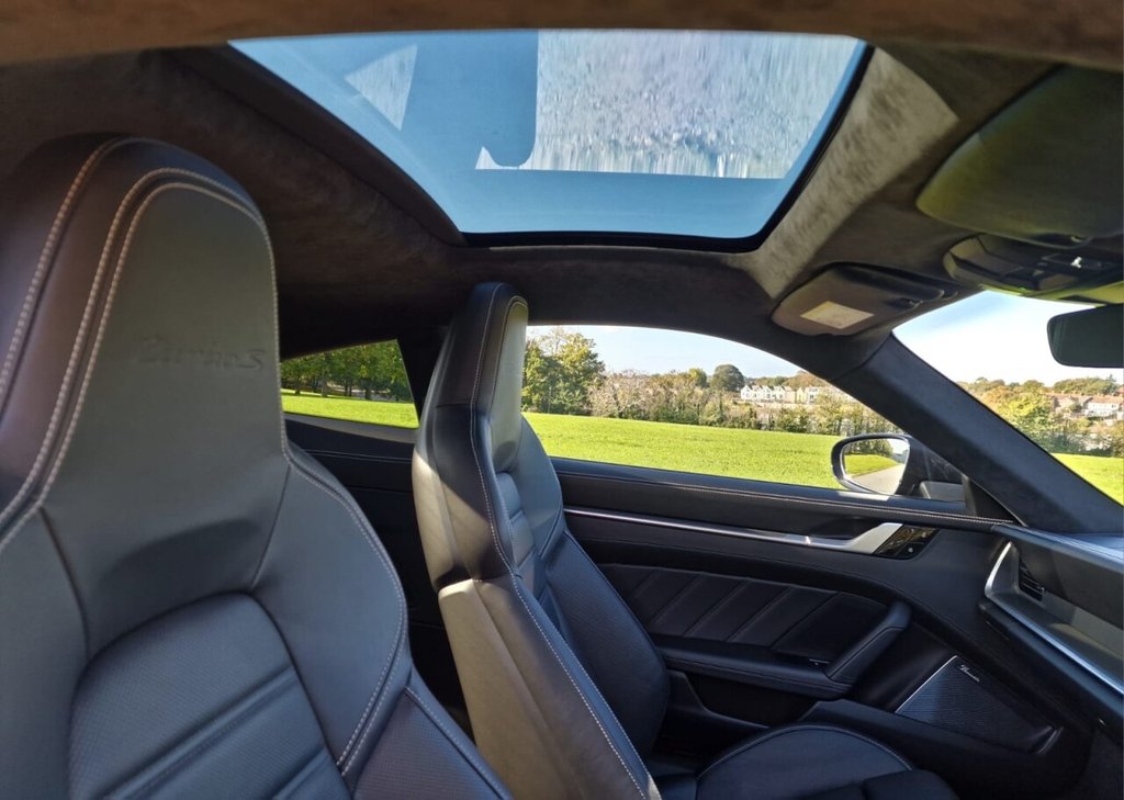 Used Porsche 911 2020 for sale - 76716311: Photo 10