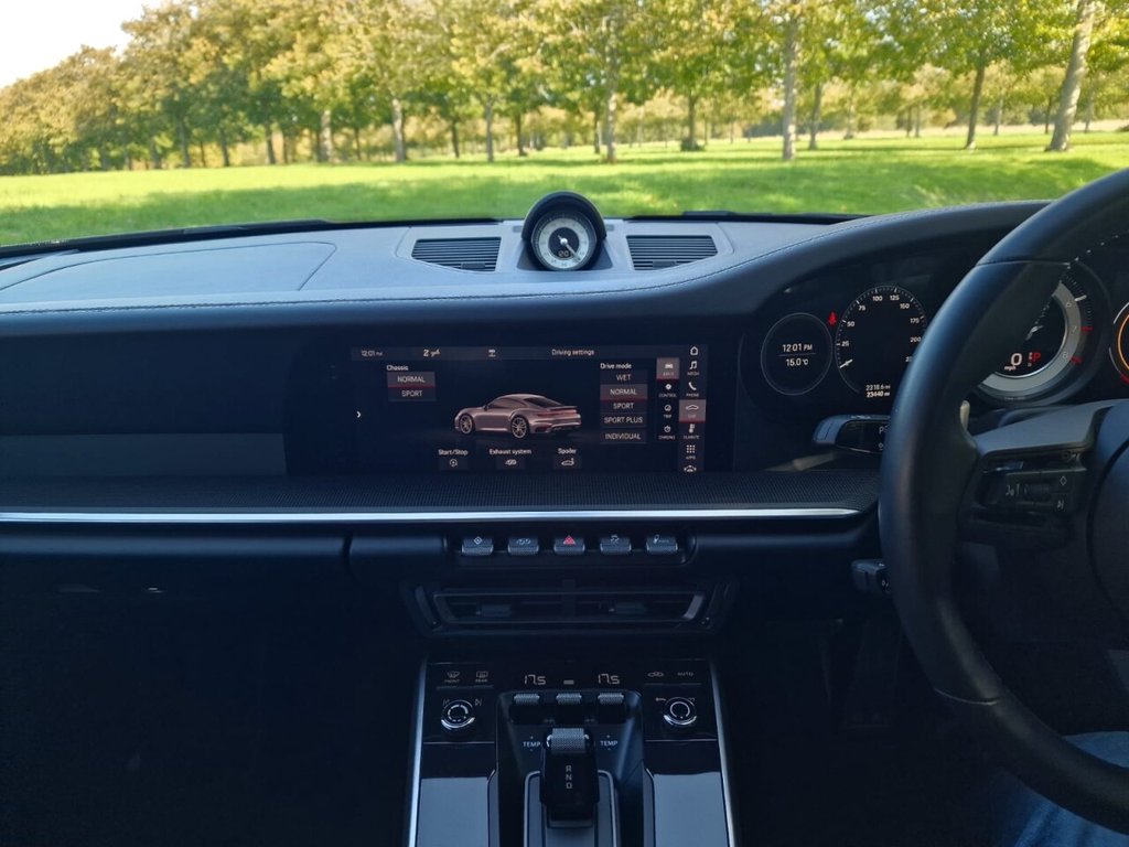 Used Porsche 911 2020 for sale - 76716311: Photo 15