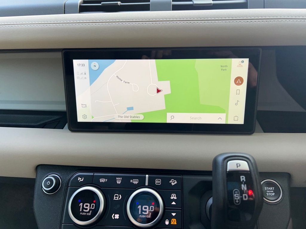 Used Land Rover Defender 2022 for sale - 76716233: Photo 10