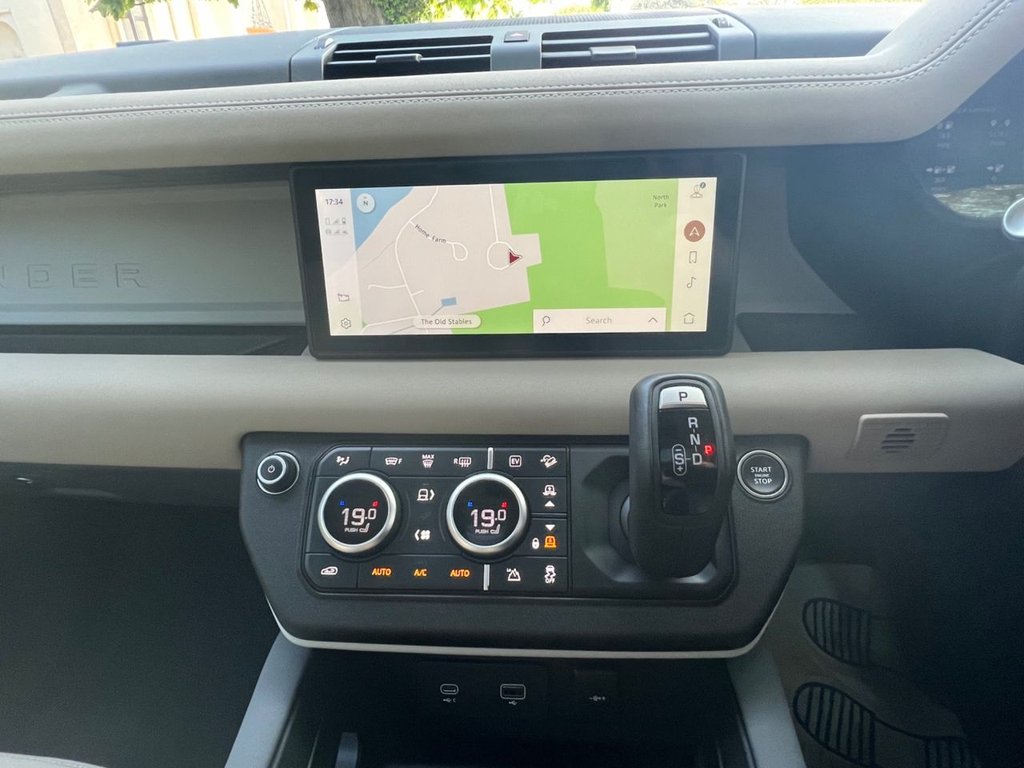 Used Land Rover Defender 2022 for sale - 76716233: Photo 12