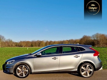 Used Volvo V40 2015 for sale - 77660227: Photo