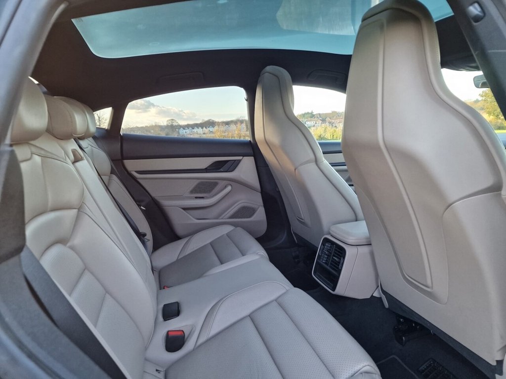 Used Porsche Taycan 2021 for sale - 76716238: Photo 11