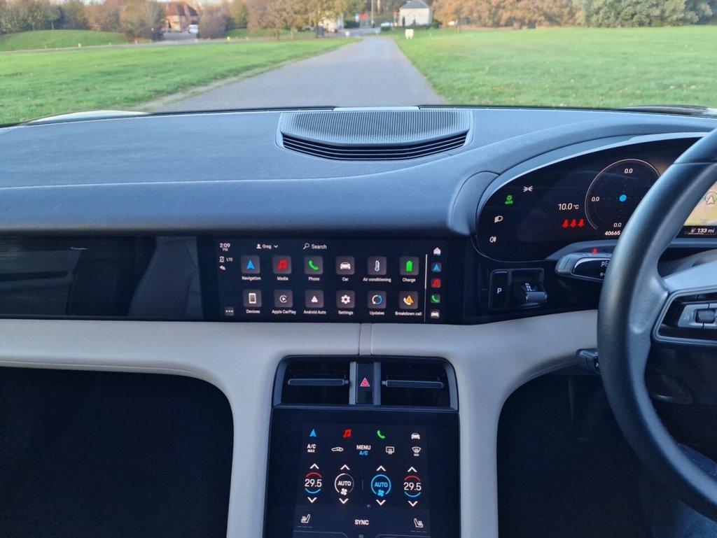 Used Porsche Taycan 2021 for sale - 76716238: Photo 14