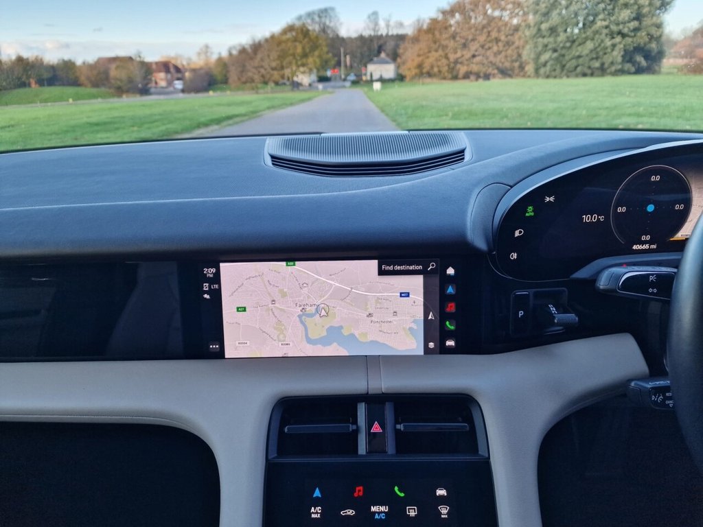 Used Porsche Taycan 2021 for sale - 76716238: Photo 15