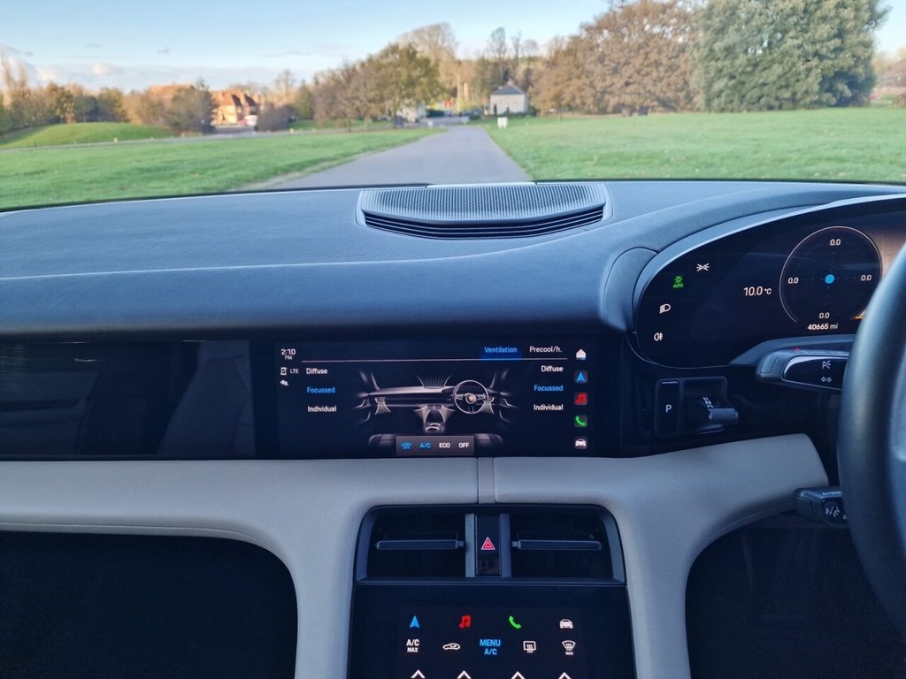 Used Porsche Taycan 2021 for sale - 76716238: Photo 16