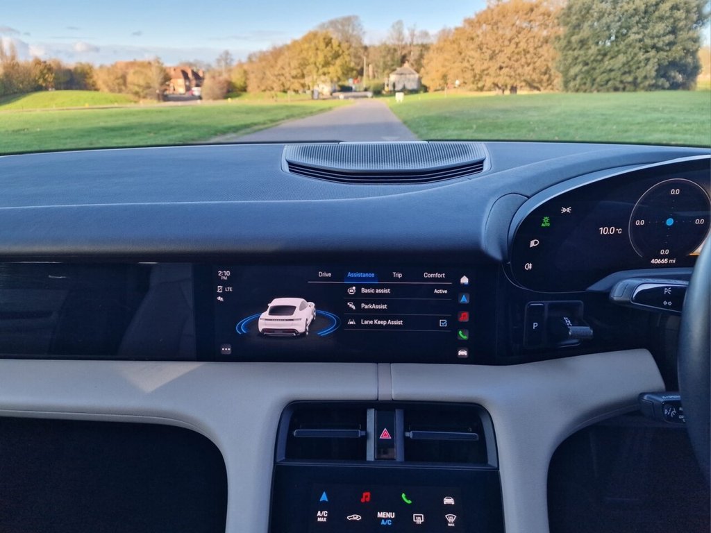 Used Porsche Taycan 2021 for sale - 76716238: Photo 19