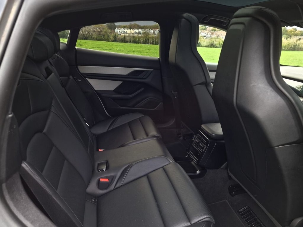 Used Porsche Taycan 2021 for sale - 76716321: Photo 10