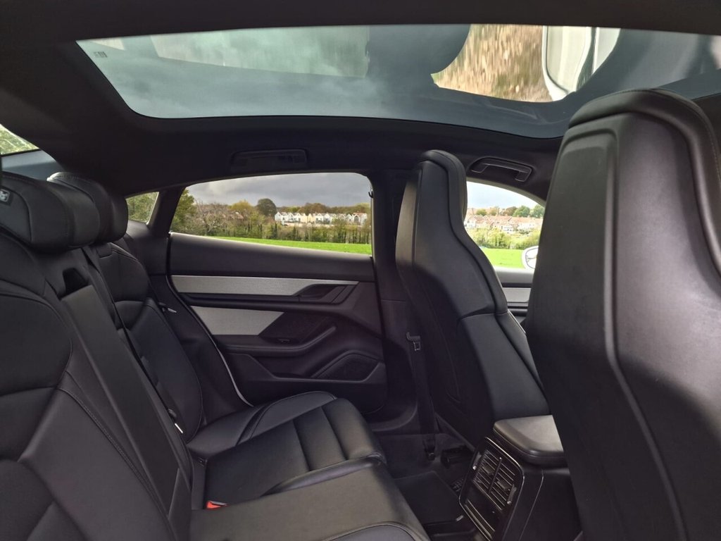 Used Porsche Taycan 2021 for sale - 76716321: Photo 11