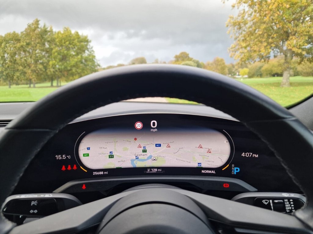 Used Porsche Taycan 2021 for sale - 76716321: Photo 12