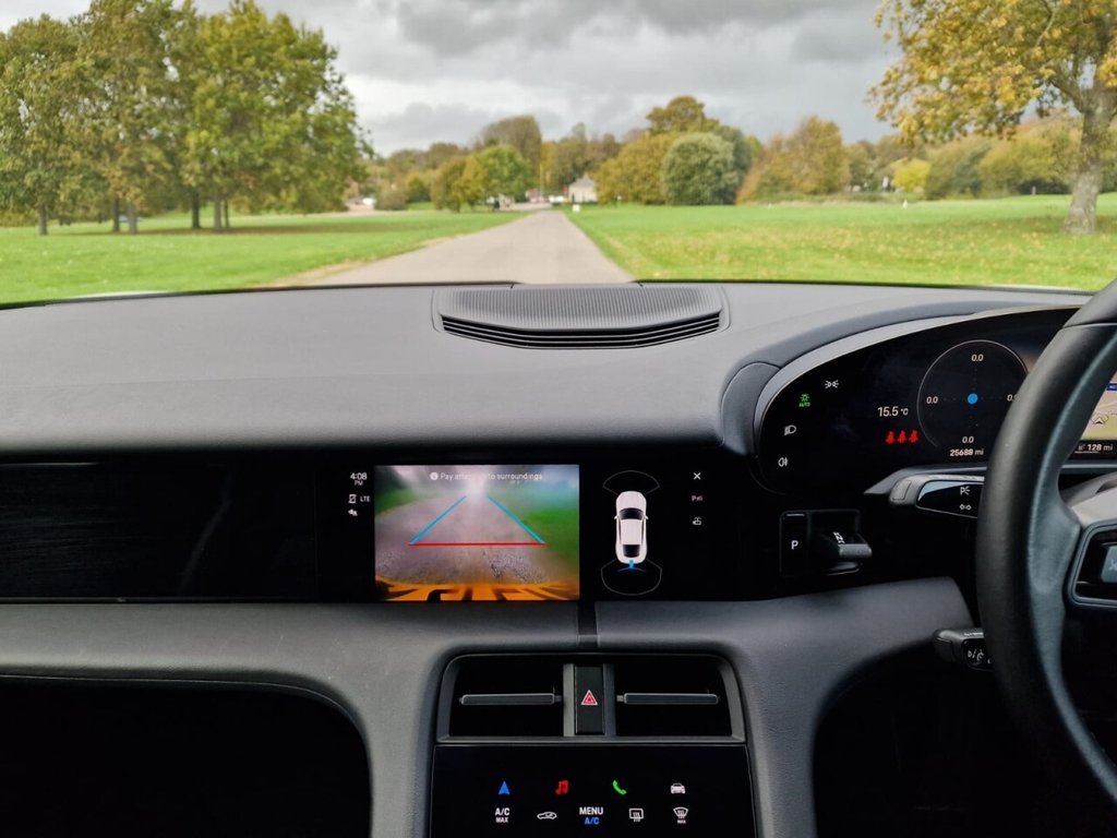 Used Porsche Taycan 2021 for sale - 76716321: Photo 15