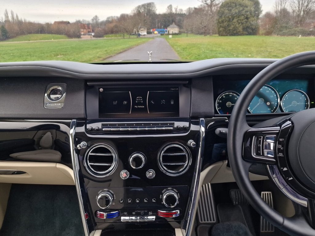 Used Rolls-Royce Cullinan 2019 for sale - 77205438: Photo 14