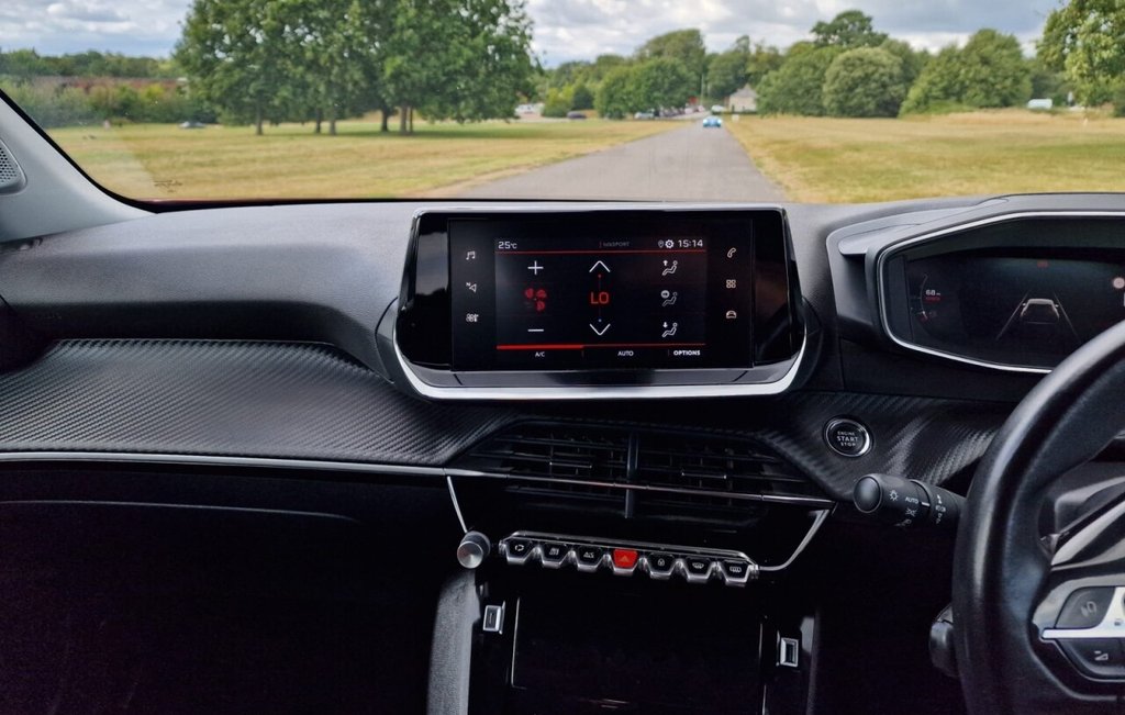 Used Peugeot 2008 2020 for sale - 76716280: Photo 11