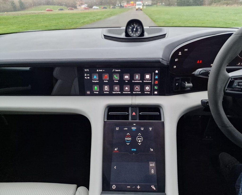 Used Porsche Taycan 2021 for sale - 76716248: Photo 13