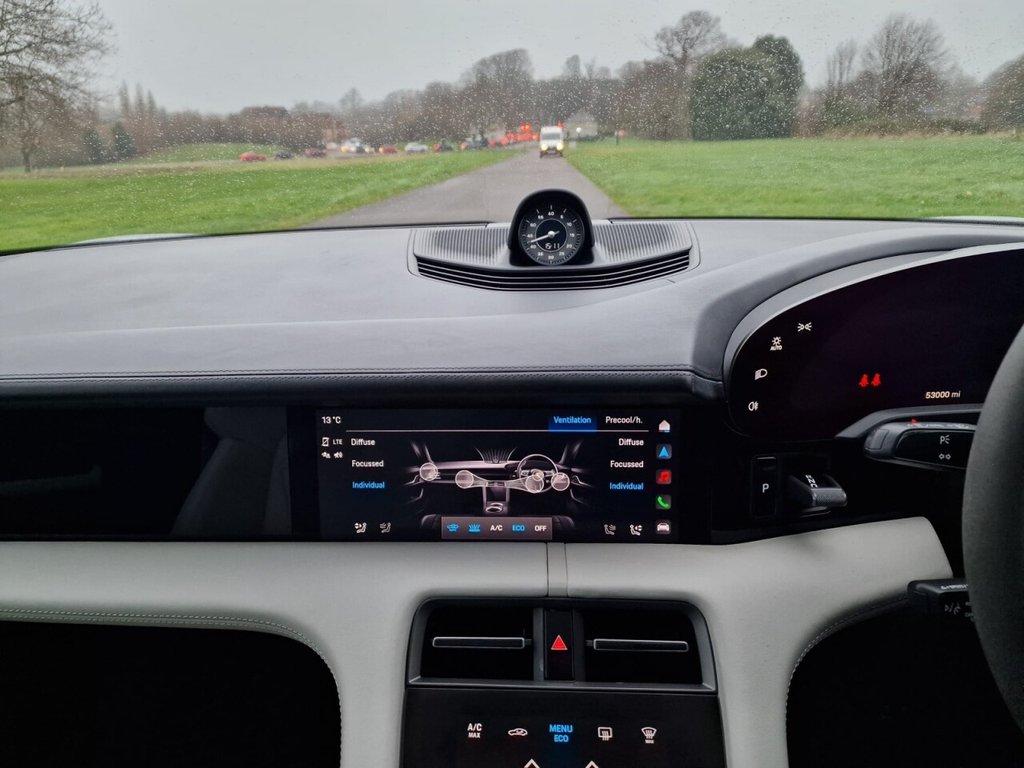 Used Porsche Taycan 2021 for sale - 76716248: Photo 14