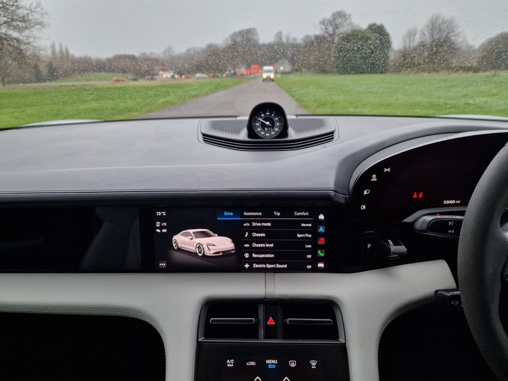 Used Porsche Taycan 2021 for sale - 76716248: Photo 18