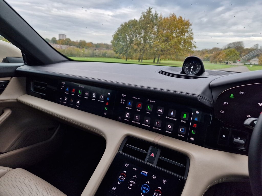 Used Porsche Taycan 2021 for sale - 76716333: Photo 24