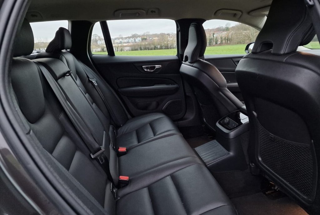 Used Volvo V60 2023 for sale - 77372898: Photo 10