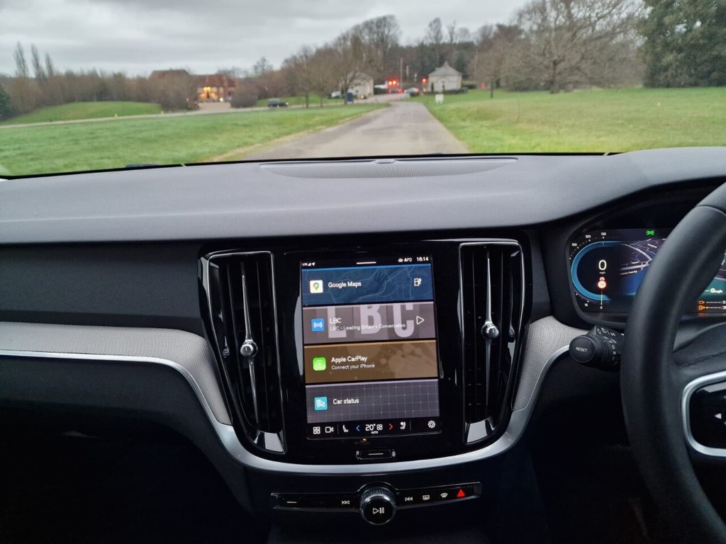 Used Volvo V60 2023 for sale - 77372898: Photo 11