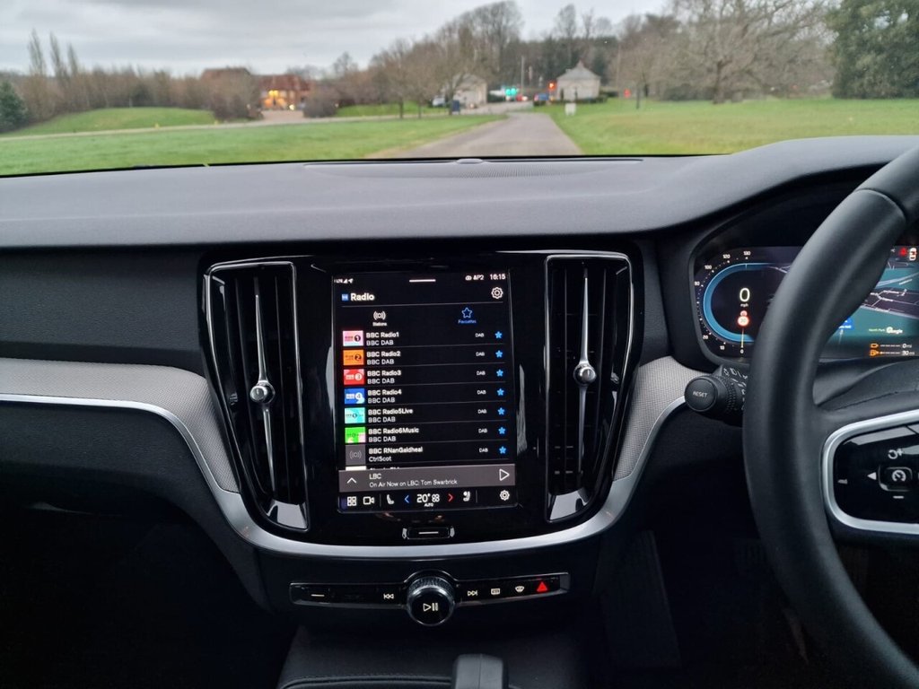 Used Volvo V60 2023 for sale - 77372898: Photo 15