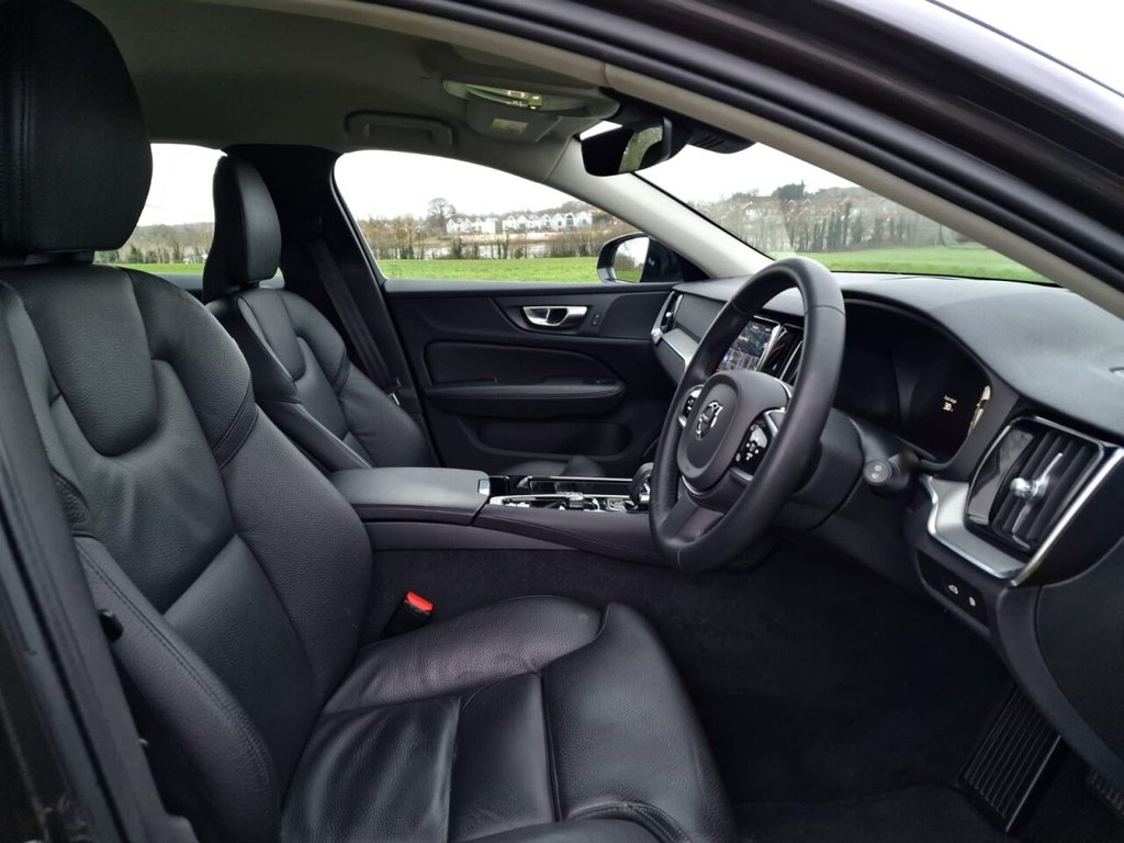 Used Volvo V60 2023 for sale - 77372898: Photo 7