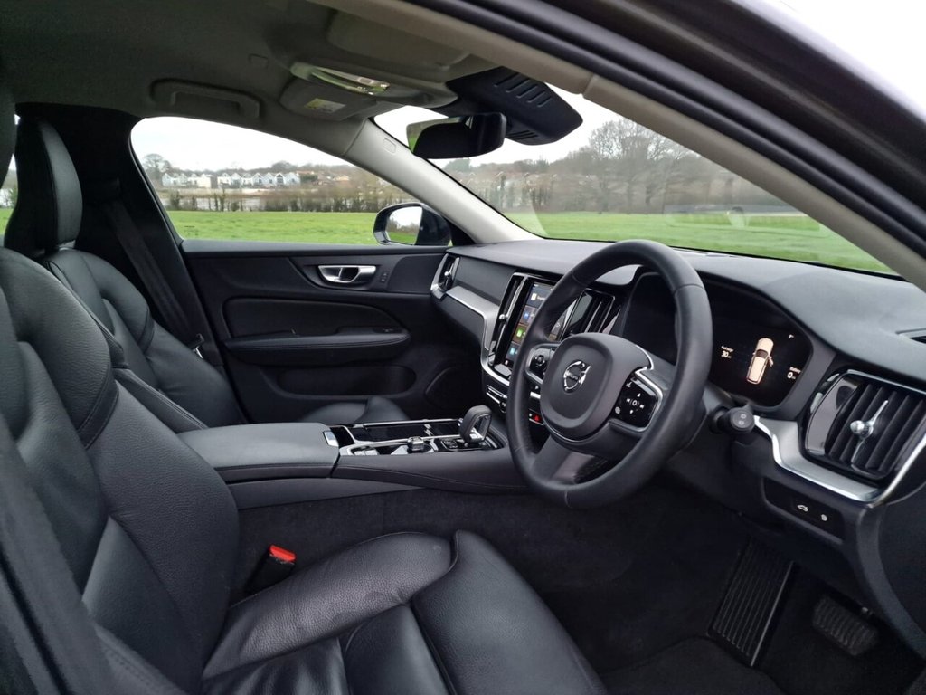 Used Volvo V60 2023 for sale - 77372898: Photo 8