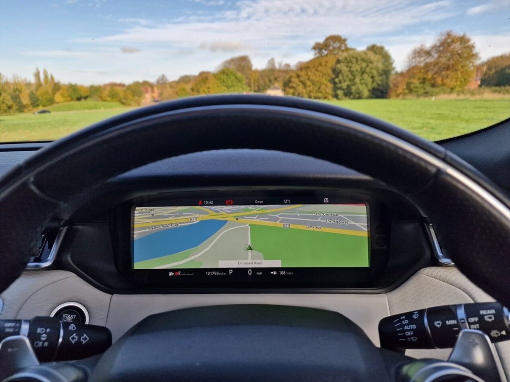 Used Land Rover Range Rover Velar 2018 for sale - 76716310: Photo 11