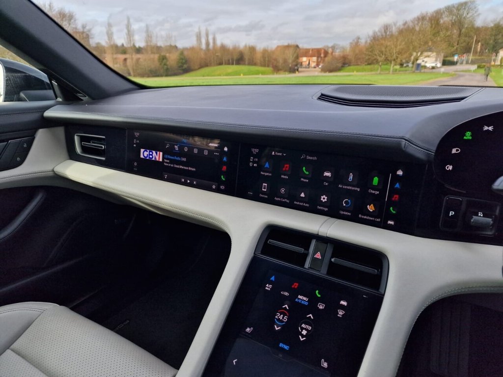 Used Porsche Taycan 2022 for sale - 77205439: Photo 13