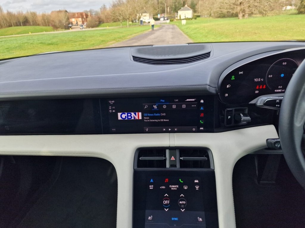 Used Porsche Taycan 2022 for sale - 77205439: Photo 14