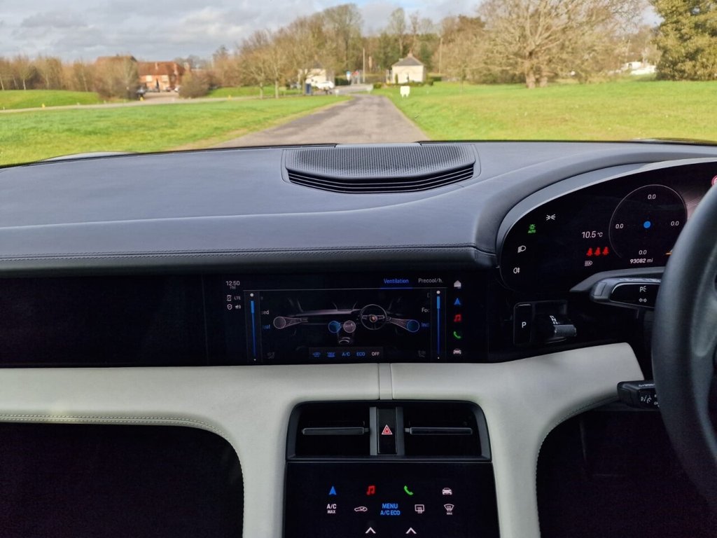 Used Porsche Taycan 2022 for sale - 77205439: Photo 17