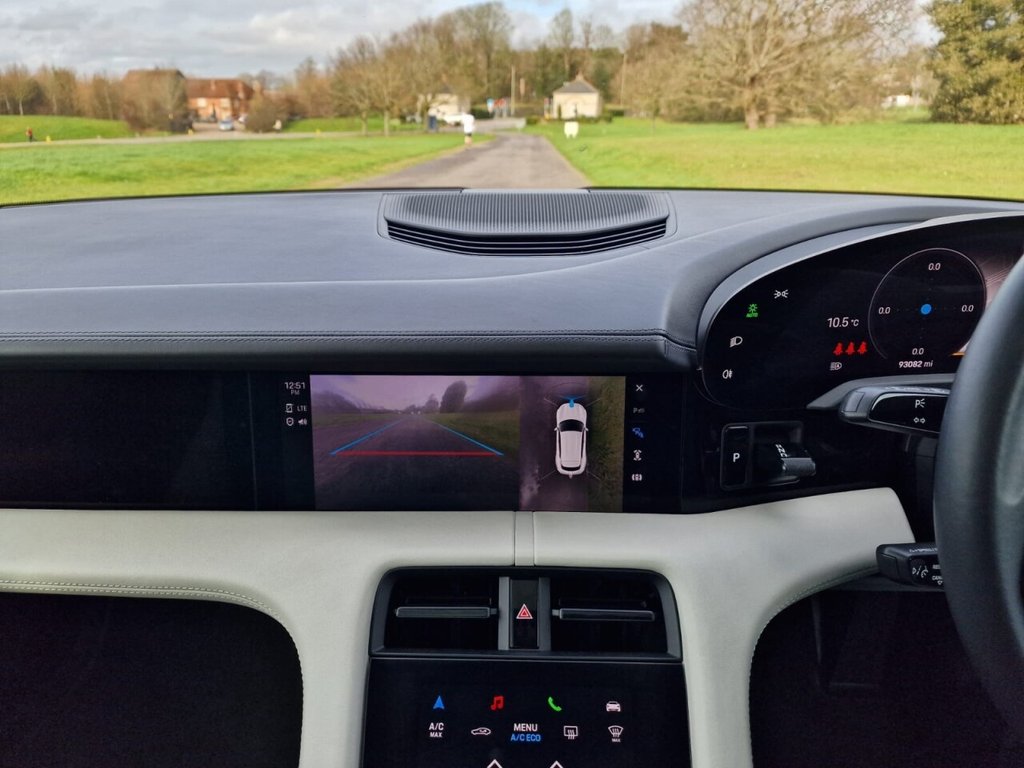 Used Porsche Taycan 2022 for sale - 77205439: Photo 19