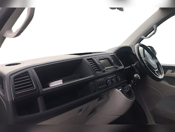 Used Volkswagen Transporter 2016 for sale - 79154054: Photo