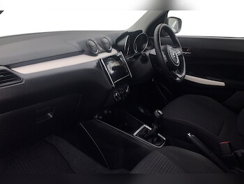 Used Suzuki Swift 2021 for sale - 79154053: Photo