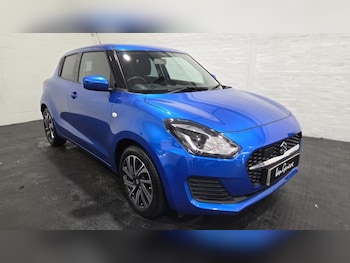Used Suzuki Swift 2023 for sale - 76101753: Photo 2