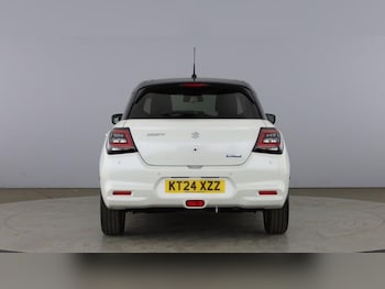 Used Suzuki Swift 2024 for sale - 76576740: Photo