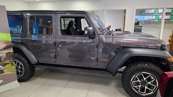 Used Jeep Wrangler 2025 for sale - 76242927: Photo 2