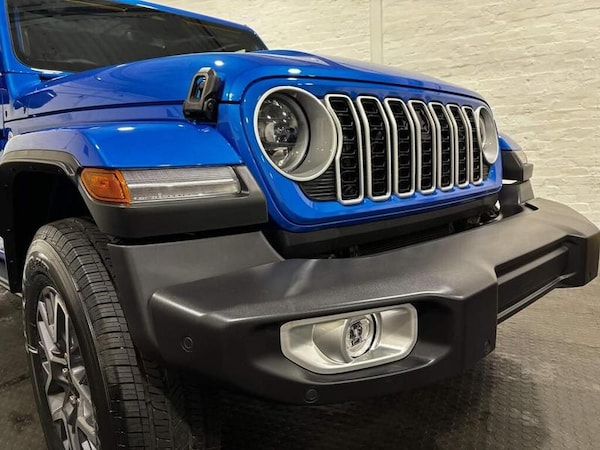Used Jeep Wrangler 2024 for sale - 73320894: Photo 4