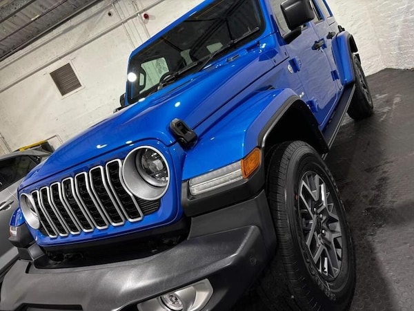 Used Jeep Wrangler 2024 for sale - 73320894: Photo 8